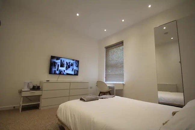 Newly renovated flat - all en-suite Main Photo