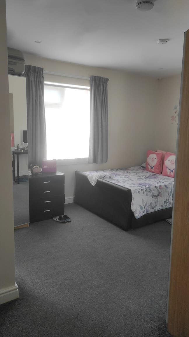 Awesome Double Ensuite East Acton Zone 2 Central Main Photo