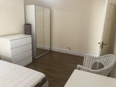 Double room in Addiscombe area  Main Photo