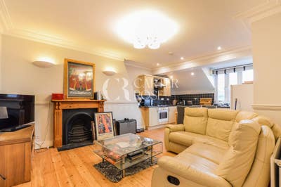 2 bed flat in streatham hill with communal garden Main Photo