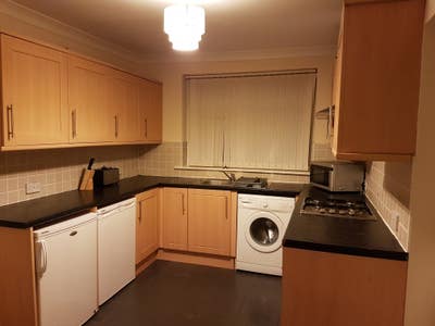 One Double Room Available (Bills inclusive) Main Photo