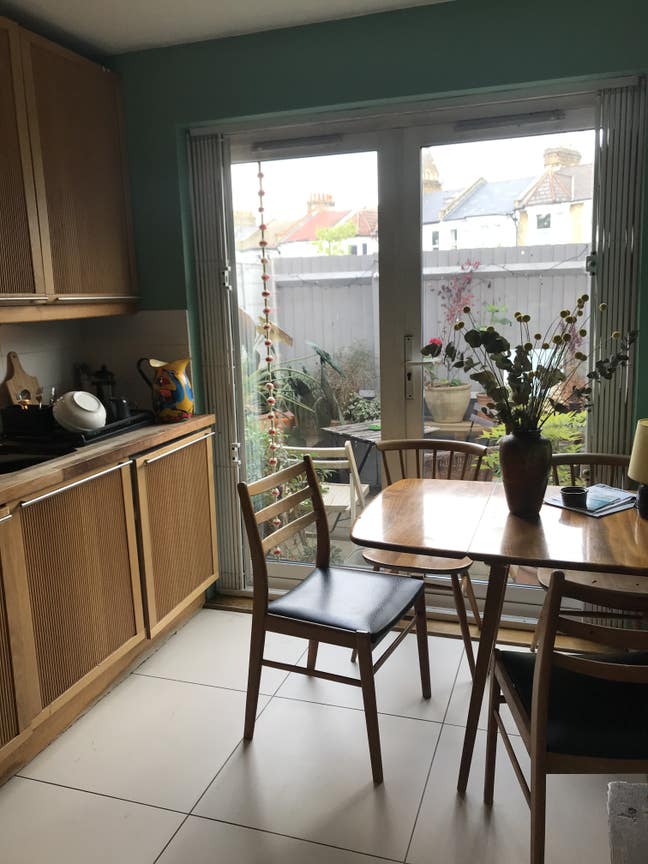 Light and airy double room in Dalston Main Photo