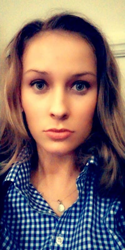 FEMALE LOOKING FOR ROOM Main Photo
