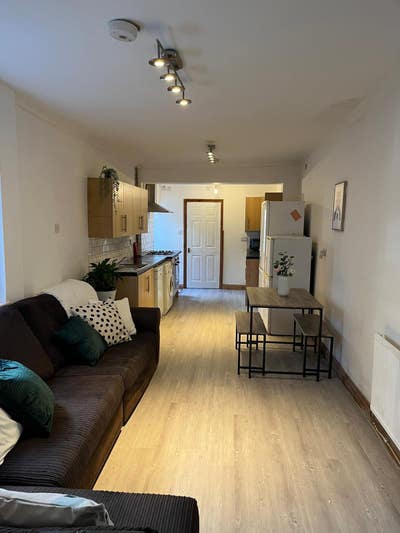 All Professional house share - BILLS INC Main Photo