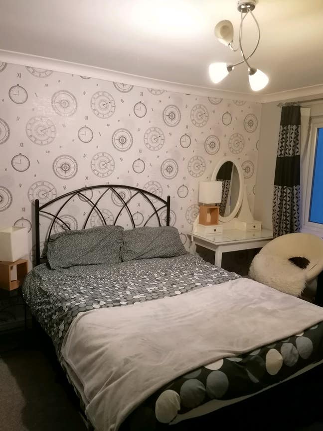 Female professional prefered house  Main Photo