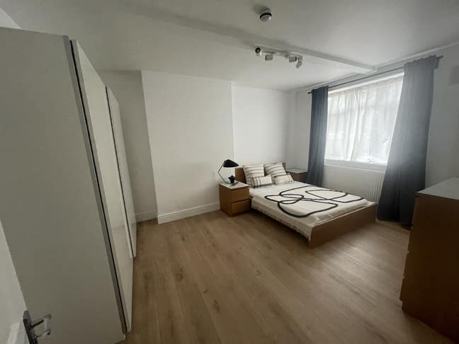 Very Spcious Double , refurbished  Main Photo