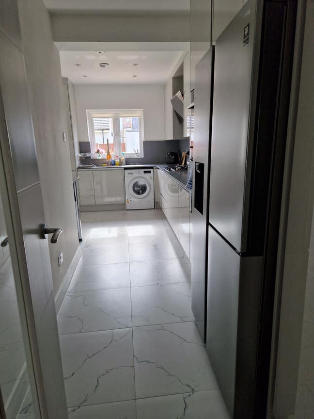 Room to Let to A Female  Main Photo