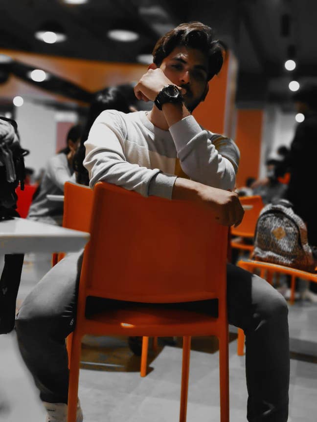 Couple seeks double room Main Photo