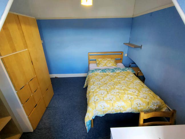 Large rooms. Good commuting route to work / uni Main Photo