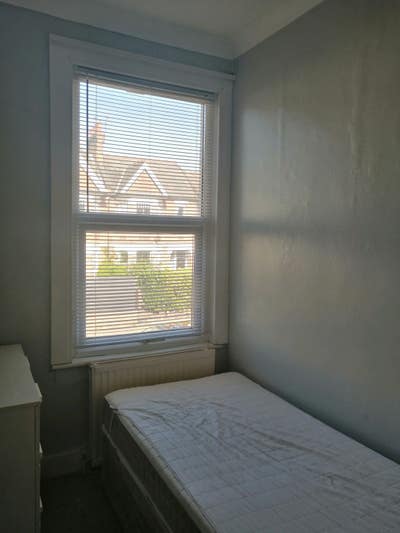 Small single for rent  Main Photo