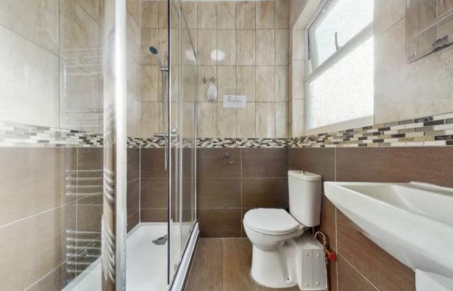 Newly Renovated House, New Furnished All Bills Inc Main Photo