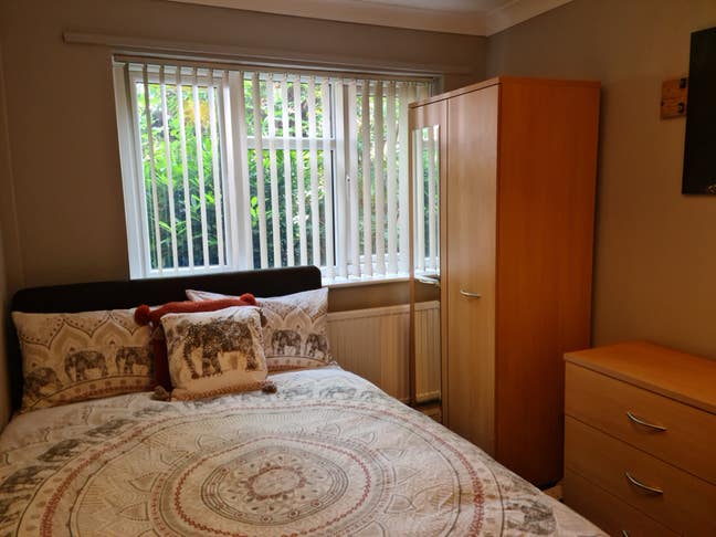 Double Rm, private parking & garden...Swinton ,M27 Main Photo