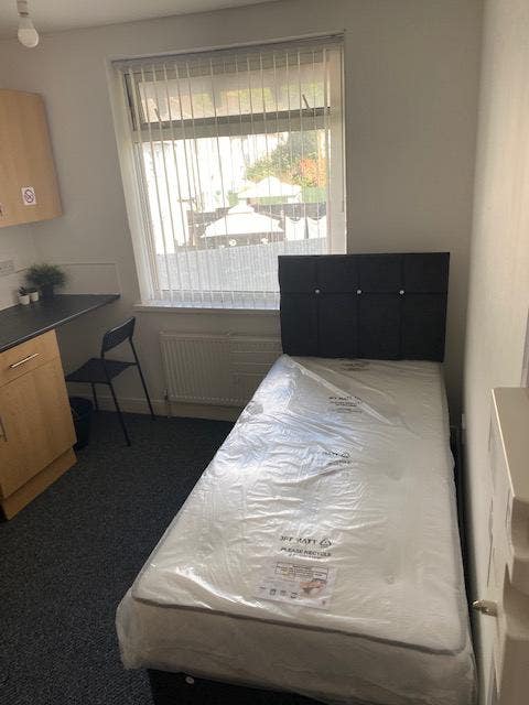 Room Available - All Bills Included  Main Photo