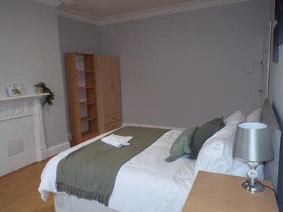 Headingley - Spacious Double Room (LS6) Main Photo
