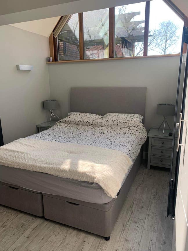 Stunning studio in separate annexe - walk stn/town Main Photo