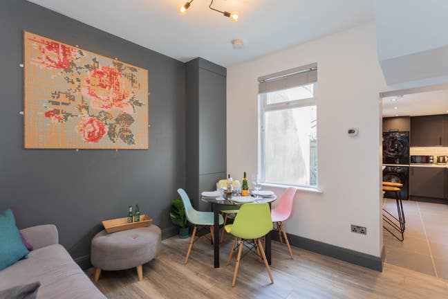 Stunning modern co-living you've been looking for! Main Photo