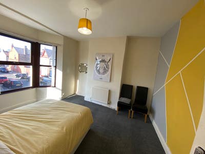 4 bedroom 2 bathrooms House or 4 Rooms for Rent  Main Photo