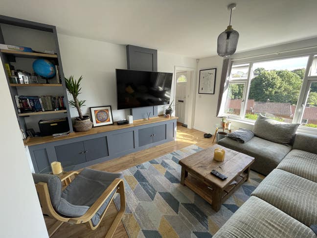 2 large double in newly renovated property Main Photo