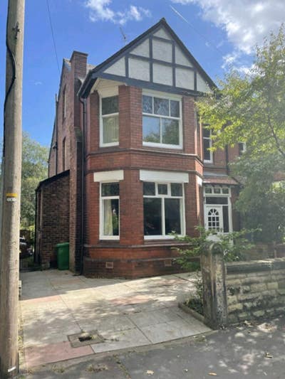 Double Room In Large Didsbury House Main Photo