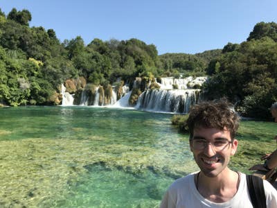 Seeking room in London :)  Main Photo