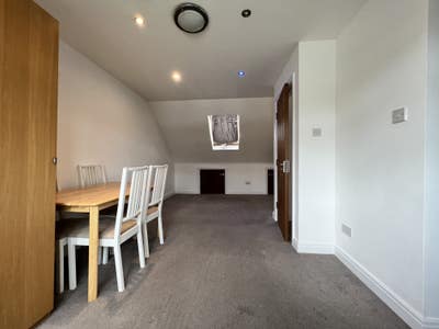 Studio Room - SW16  Streatham +  Bills per Month Main Photo