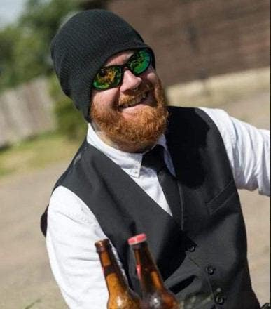 Professional Male seeks a single or double room Main Photo