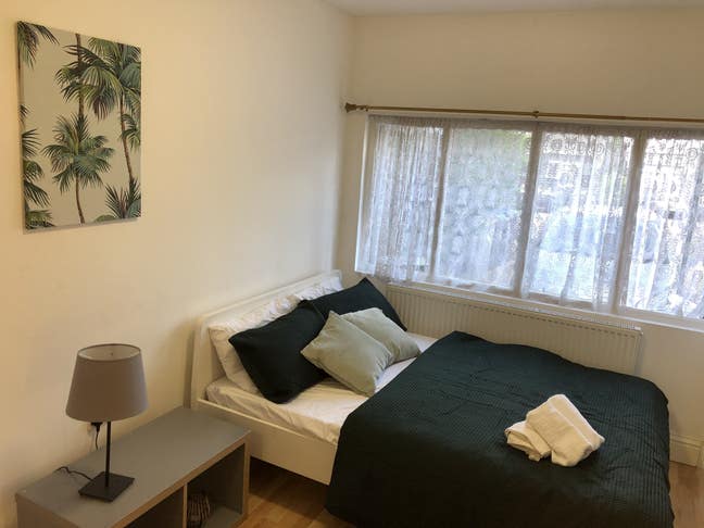 Spacious En-Suite Double Room in Wembley  Main Photo