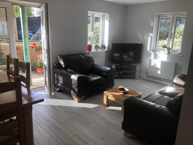 Lovely double room in Regent's Park Main Photo