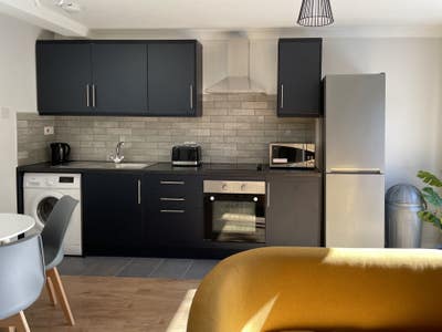 Stunning Art Deco Property Group Let Only Main Photo
