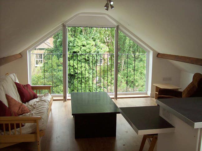 2 bedroom 2 bathroom flat in great location Main Photo