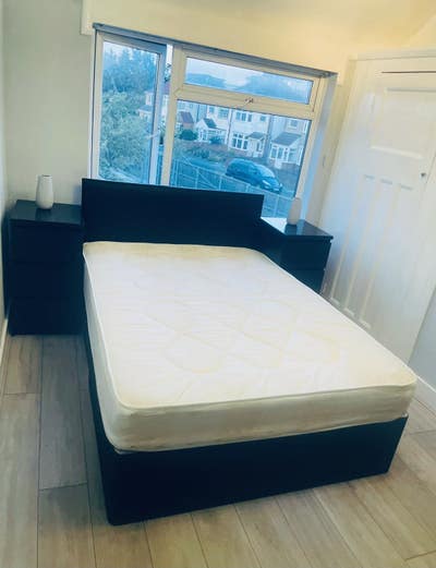 Double Room in the Heathrow Area Main Photo
