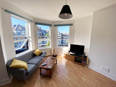 Loveley Flat in North London Main Photo