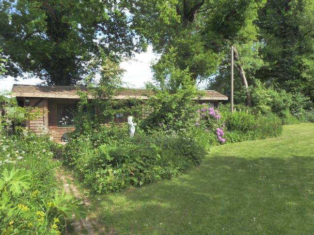 Self Contained Timber Cabin  Main Photo