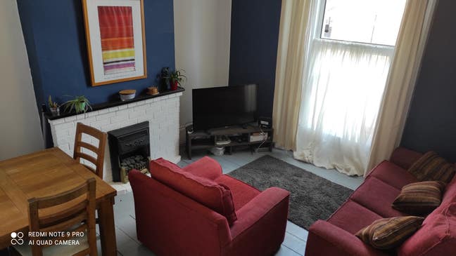 V. big room in calm home near Kelham & Uni of Main Photo