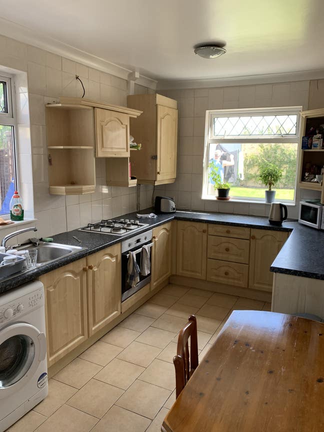 Double room, clean, secure, Quiet house Main Photo