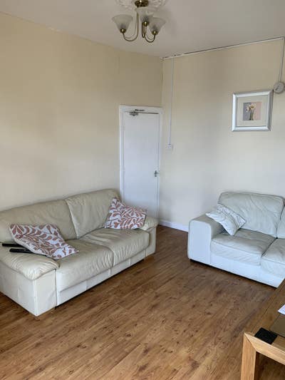 Double room, clean, secure, Quiet house Main Photo