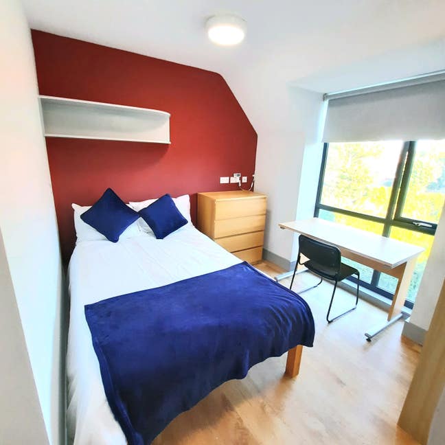  2 Spacious Ensuites Near Hospital Main Photo