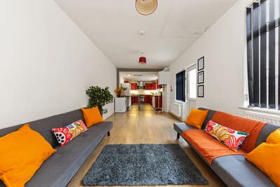"CV1 City Centre Location!" Main Photo