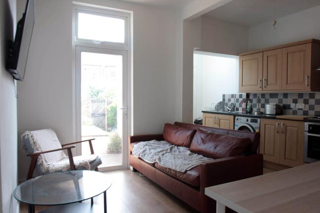 Bright large double in friendly city centre house Main Photo