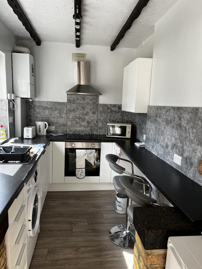 Uxbridge/Hillingdon: single room Female SH house  Main Photo