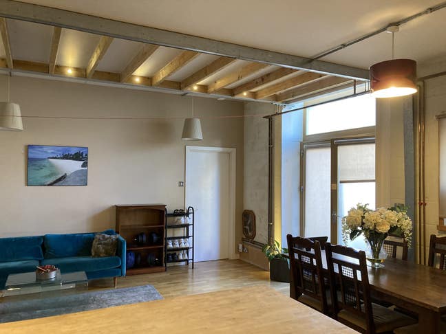 Specious room to Let Main Photo