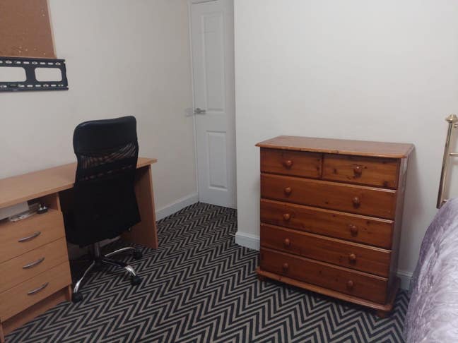 Private and nice room available Main Photo