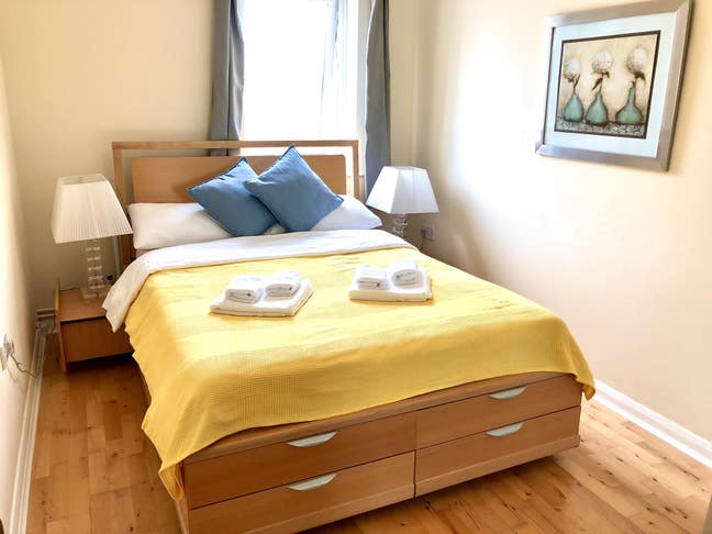 Double Room in the heart of Kingston upon Thames  Main Photo