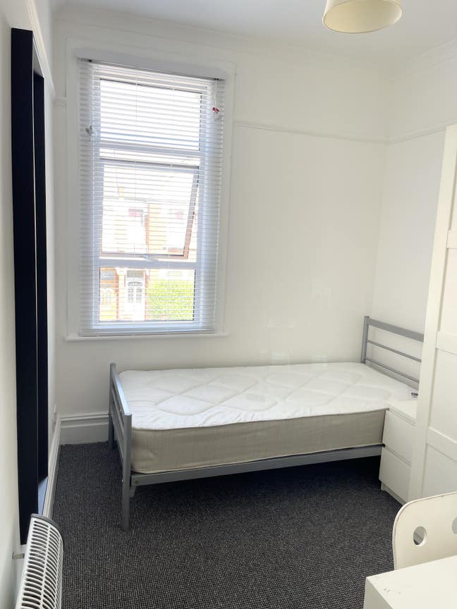 Stunning single room £165, £715pcm Main Photo