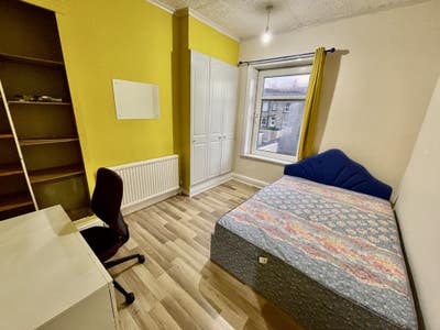 Close to Uni Room Available Main Photo