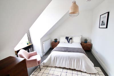 Spacious Room | En-suite | All Bills Included Main Photo