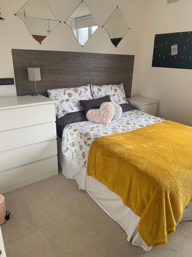 Double room in a two bedrooms house - £900 + bills Main Photo