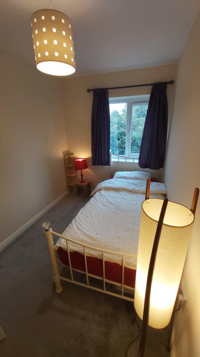 Single bedroom for rent in a two bedroom house in  Main Photo