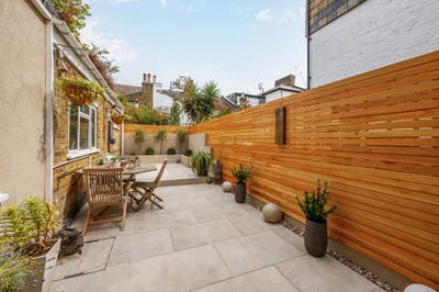 Gorgeous Single Room seeks Professional Main Photo