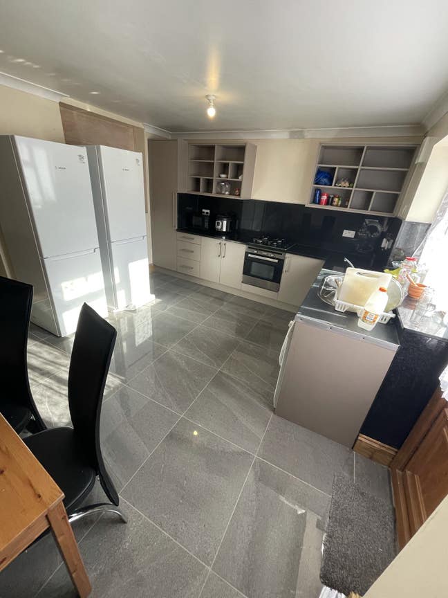 Ensuite Room to let in seven king  Main Photo